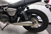 TRIUMPH STREET TWIN