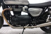 TRIUMPH STREET TWIN