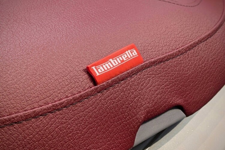 LAMBRETTA V200
