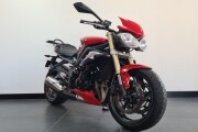 TRIUMPH STREET TRIPLE 675