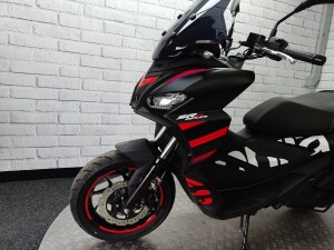 APRILIA SR GT