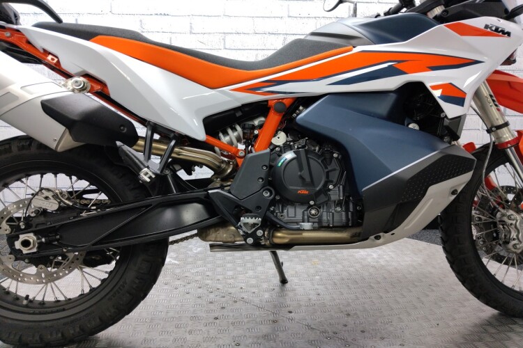 KTM 890 ADVENTURE