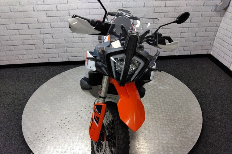 KTM 890 ADVENTURE