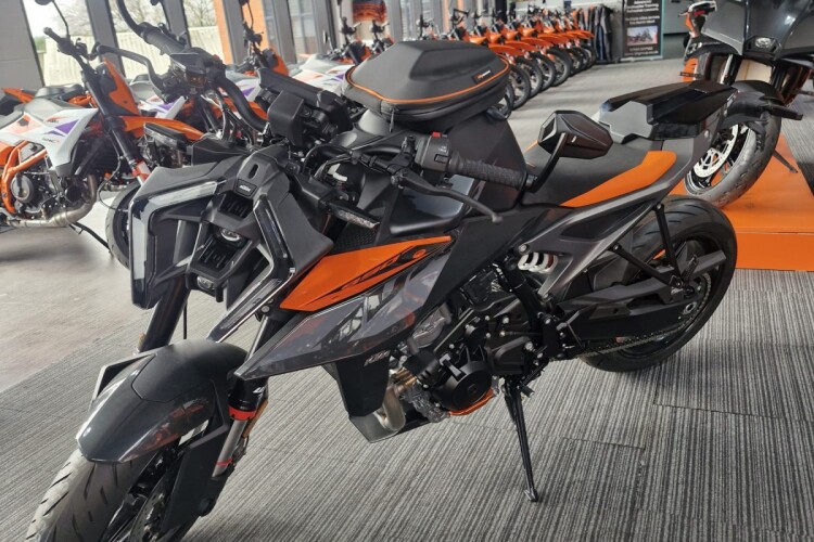 KTM 990 DUKE