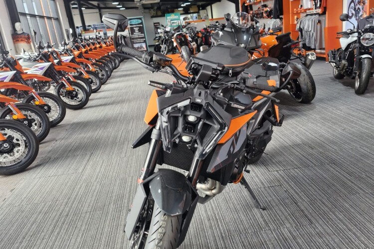 KTM 990 DUKE