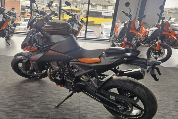 KTM 990 DUKE