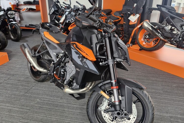 KTM 990 DUKE