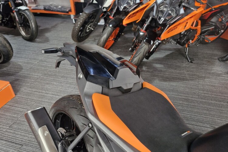 KTM 990 DUKE