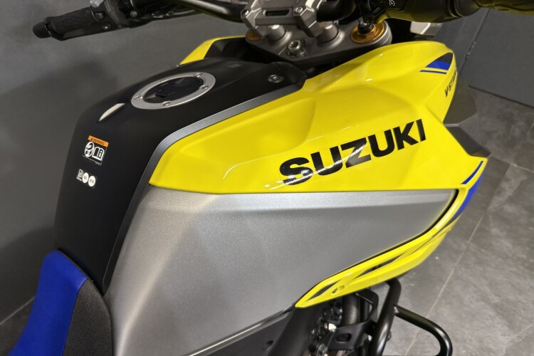 SUZUKI V-STROM 1050