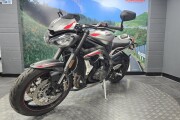 TRIUMPH STREET TRIPLE 765