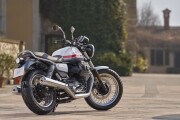 MOTO GUZZI V7