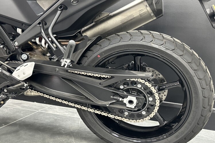 HUSQVARNA 801 SVARTPILEN