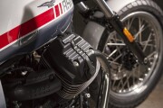 MOTO GUZZI V7