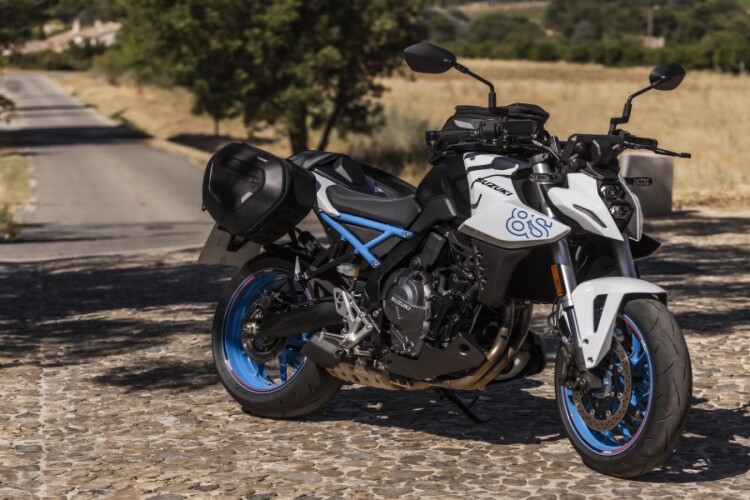 SUZUKI GSX-8S