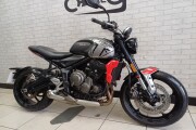 TRIUMPH TRIDENT 660