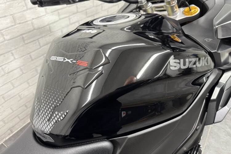 SUZUKI GSX-S1000GX+