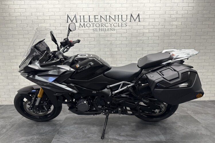 SUZUKI GSX-S1000GX+