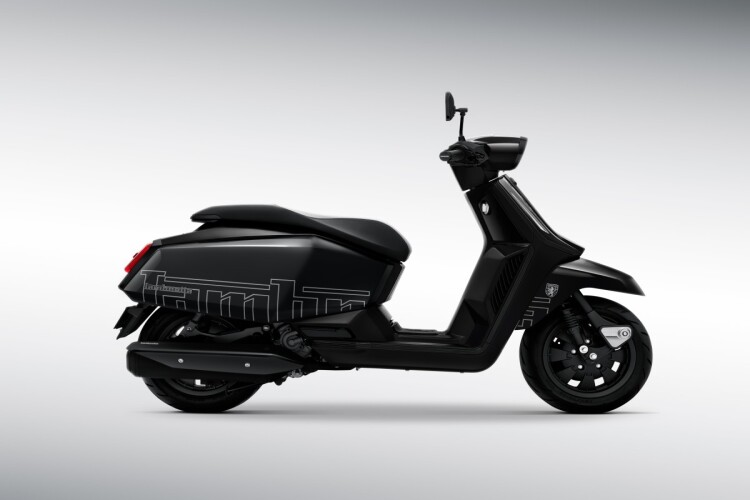 LAMBRETTA X300 for sale