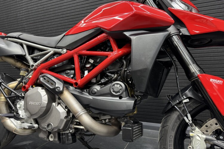 DUCATI HYPERMOTARD 950
