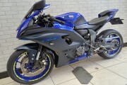 YAMAHA R7
