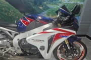 HONDA CBR1000RR FIREBLADE