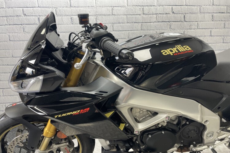 APRILIA TUONO 1100 V4