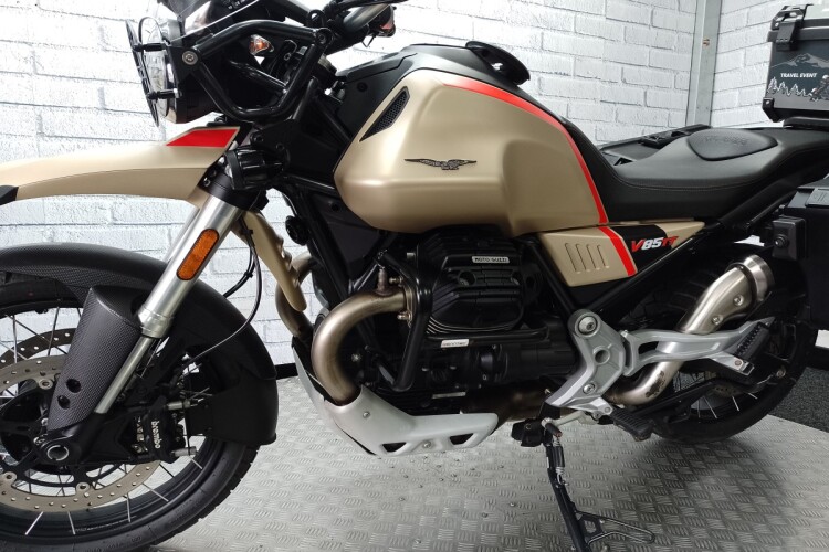 MOTO GUZZI V85