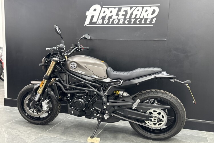 BENELLI LEONCINO 800