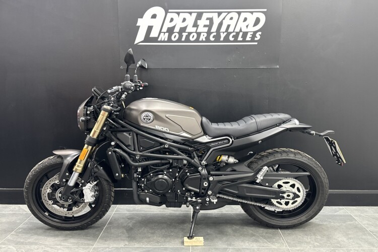 BENELLI LEONCINO 800