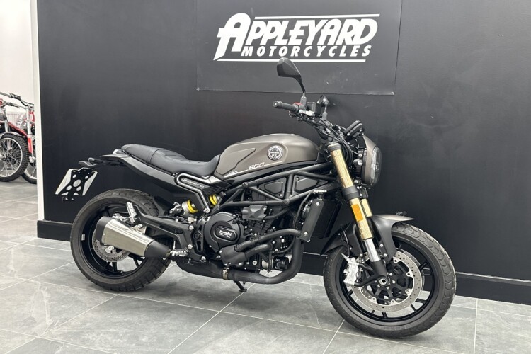 BENELLI LEONCINO 800