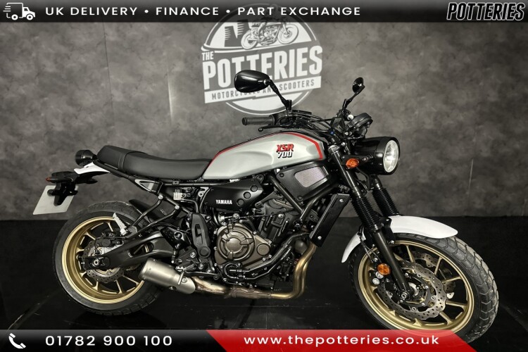 YAMAHA XSR700