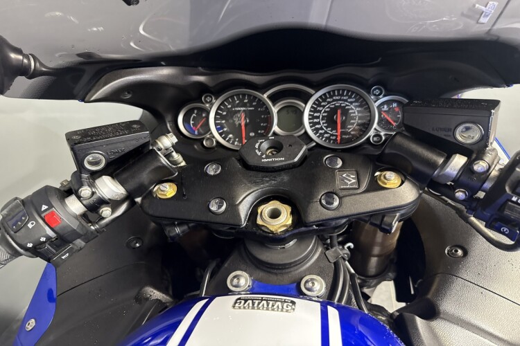 SUZUKI GSX1300R HAYABUSA