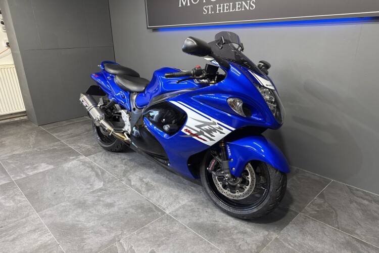 SUZUKI GSX1300R HAYABUSA