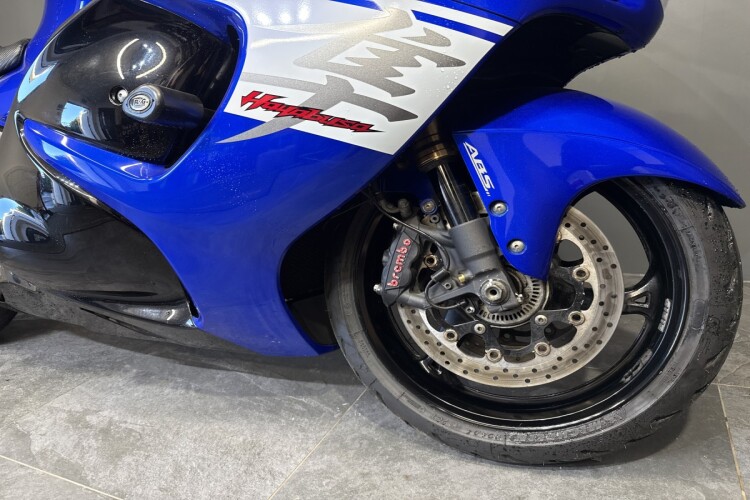 SUZUKI GSX1300R HAYABUSA