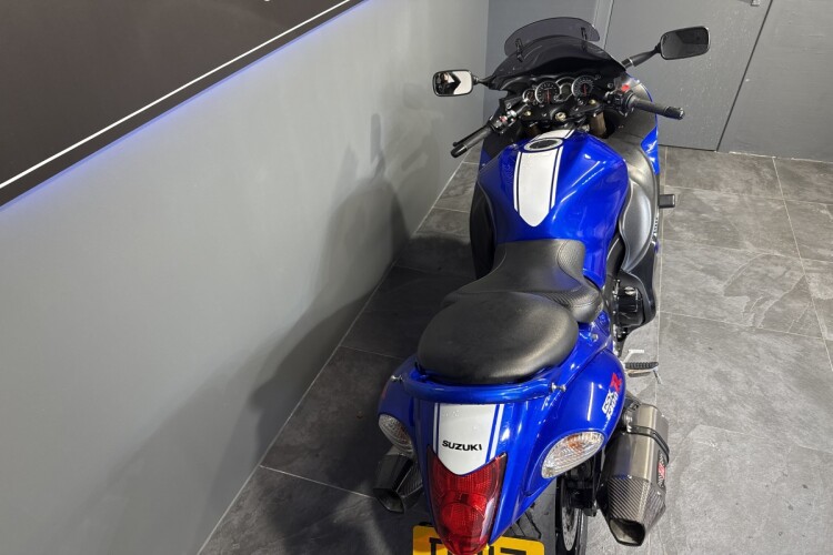 SUZUKI GSX1300R HAYABUSA