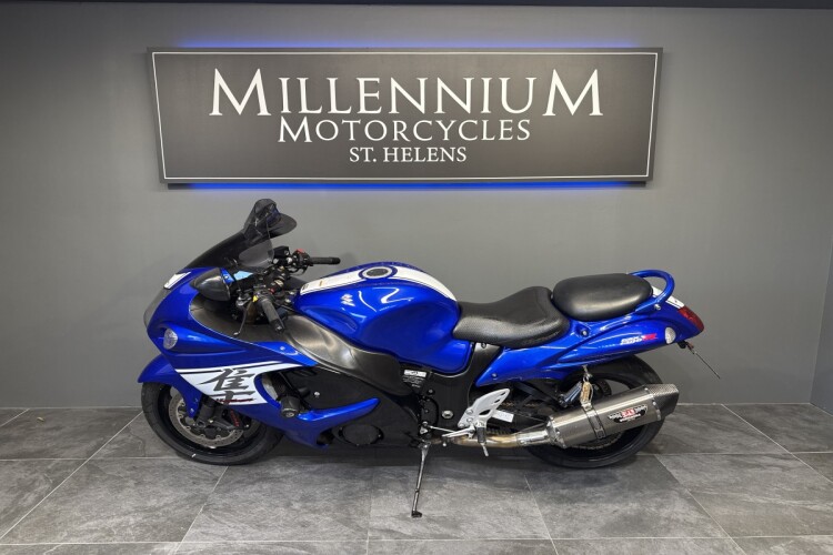 SUZUKI GSX1300R HAYABUSA