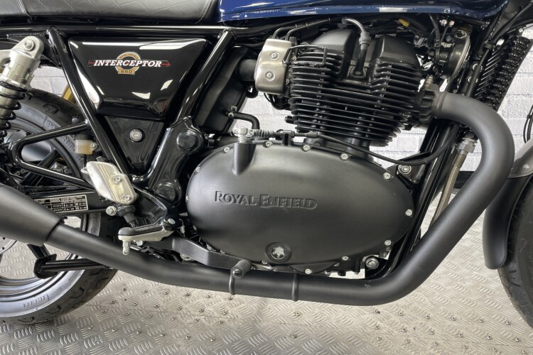ROYAL ENFIELD INTERCEPTOR 650
