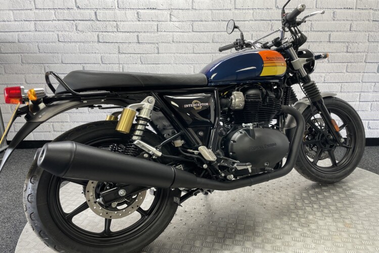 ROYAL ENFIELD INTERCEPTOR 650