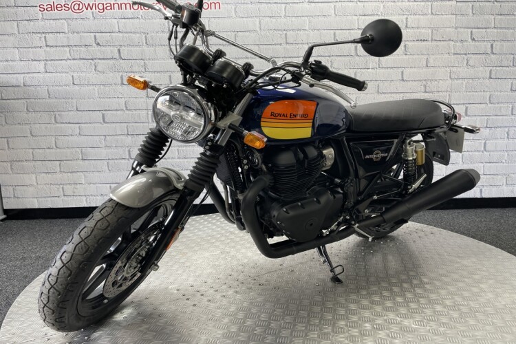 ROYAL ENFIELD INTERCEPTOR 650