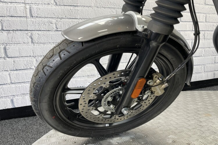 ROYAL ENFIELD INTERCEPTOR 650