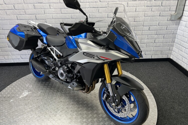 SUZUKI GSX-S1000GX +