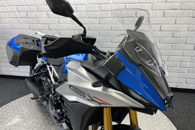 SUZUKI GSX-S1000GX +
