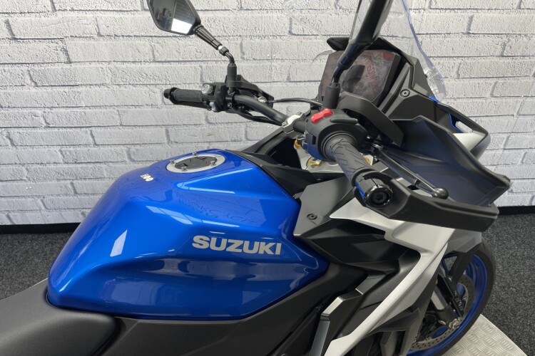 SUZUKI GSX-S1000GX +