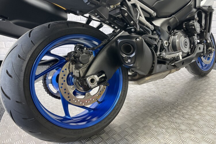 SUZUKI GSX-S1000GX +