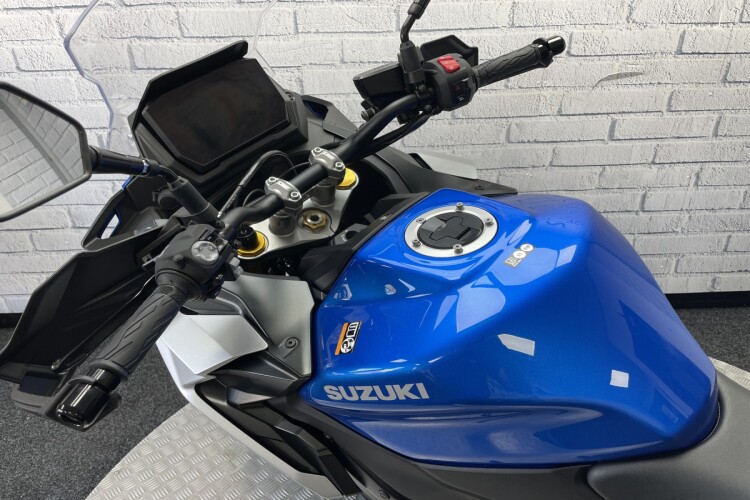 SUZUKI GSX-S1000GX +