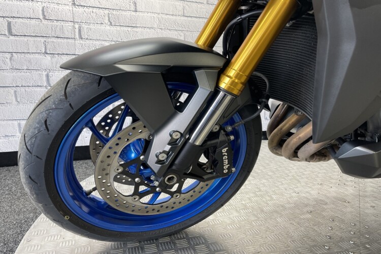 SUZUKI GSX-S1000GX +