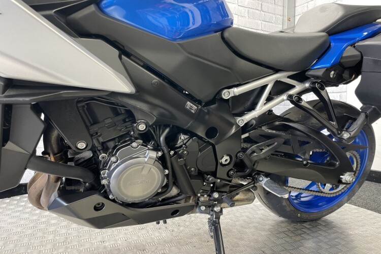SUZUKI GSX-S1000GX +
