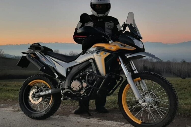 2026 VOGE R 300, Yellow - photo 11
