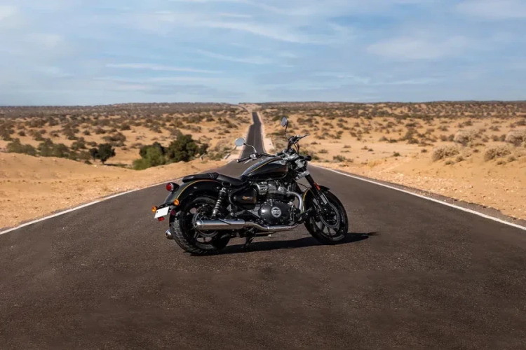 ROYAL ENFIELD SUPER METEOR 650