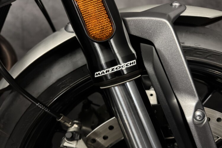 TRIUMPH SPEED TWIN 1200